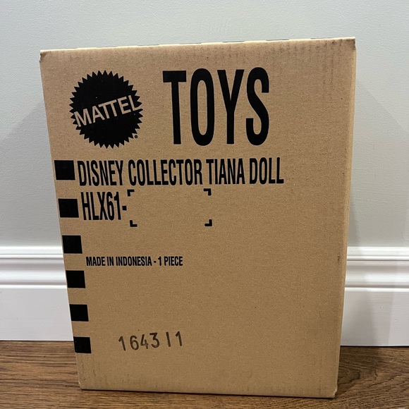 Disney100 Collector Tiana doll - Picture 5 of 9